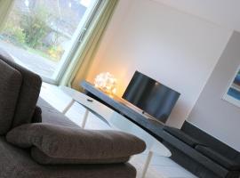 LIVING .... Bungalow mit großem Garten .，位于Halver的酒店