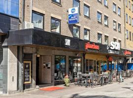 Best Western Hotel Savoy，位于卡尔斯塔德的酒店
