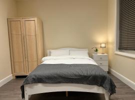 BEAUTIFUL ROOMS ONLY FEW STEPS AWAY FROM BRUCE GROVE TOTTENHAM STADIUM，位于伦敦Tottenham Hotspur Stadium附近的酒店