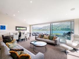 Luxury Lakeview Vista Apartment，位于瓦纳卡的酒店