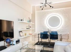 Lux Beach Apartment，位于瓦里的酒店