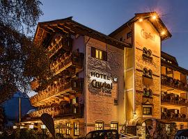 Hotel Crystal - KitzHorn Suites，位于蒂罗尔州圣约翰的酒店