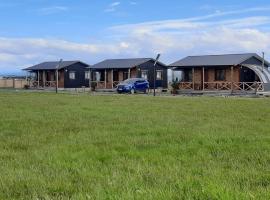 Caba&ntilde;as Natales Rotundo，位于纳塔列斯港的带热水浴缸的酒店