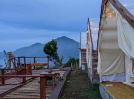 Tukadsari camping，位于金塔马尼的豪华帐篷营地