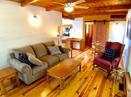 Summit Chalet，位于尤里卡斯普林斯的酒店