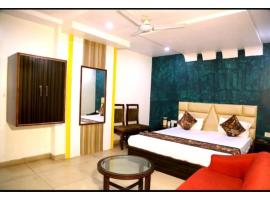 Hotel Kirandeep, Agra，位于Agra Airport - AGR附近的酒店