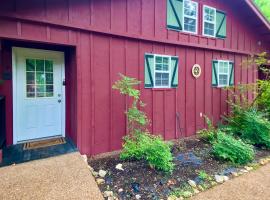 Oak Crest - The Mountain Chalet，位于尤里卡斯普林斯的酒店