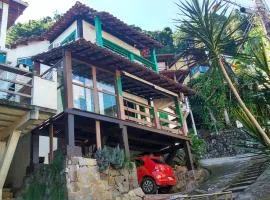 Excelente casa em Angra dos Reis condomínio com praia e piscina.