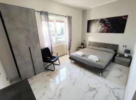 Intero Appartamento Casa Vacanze ''il Pino'' Roma，位于Infernetto的公寓