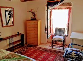 Sidharta Room，位于Villalba dels Arcs的酒店