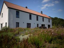 Gîte XXV House - 8 personnes，位于Héron的酒店