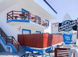 Peniche Surfcamp Hostel，位于巴勒尔的酒店