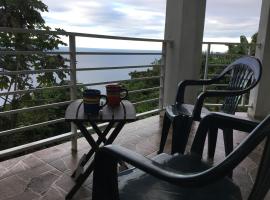 Abigail's Spectacular 2 bedrooms-Entire Apartment，位于Tortola Island的住宿加早餐旅馆