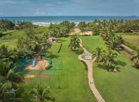 Royal Orchid Beach Resort & Spa, Utorda Beach Goa，位于Utorda的度假村
