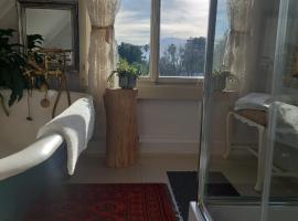 Kimi's Cottage，位于Simondium的酒店