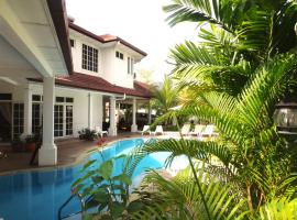 Rumah Putih B&B near KLIA，位于雪邦的酒店