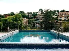 Beautiful home w/Pool @Capilla de Piedra