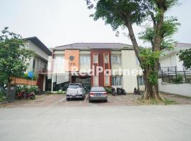 Tirta Mansion Lippo Karawaci Mitra RedDoorz，位于卡拉瓦奇的酒店