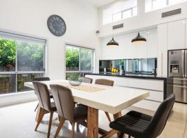 Luxury meets Modern along Cudgegong River，位于马奇的酒店