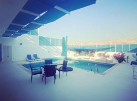 Aqua Blue Villa-Dead Sea, Jordan，位于安曼的度假屋