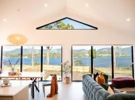 Luxurious Waterfront home in the North of Hobart