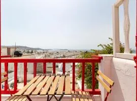 Elenitas Town house with Balcony and Sea View