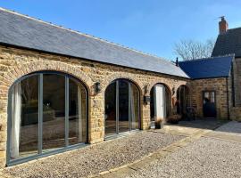 Contemporary Luxury Barn Conversion in County Durham，位于杜伦的酒店