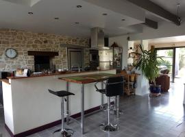 Ty Joé, grande et belle maison de caractère，位于萨尔佐的酒店