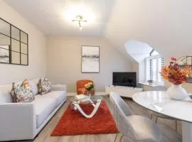Elliot Oliver - Stylish Loft Style Two Bedroom Apartment With Parking