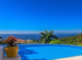 Villa Mozzafiato Private Resort with Full Staff and Heated Pool