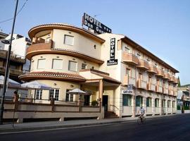 HOTEL LA FONDA DE DON GONZALO，位于塞内斯德拉韦加的酒店