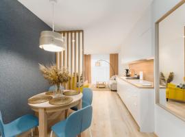 Apartament SUBMARINE SurfingBird Dźwirzyno，位于德兹维济诺的酒店