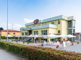 Hotel Nuvole，位于Cingia deʼ Botti的酒店