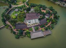 Thung Nham Resort，位于宁平腾纳飞禽公园生态旅游附近的酒店