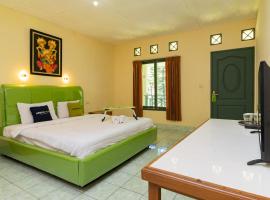 Urbanview Hotel Griya Astoeti 2 Cisarua Puncak，位于Kopo 2的酒店