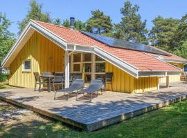 Stunning Home In Aakirkeby With Kitchen，位于维斯特索马肯的酒店