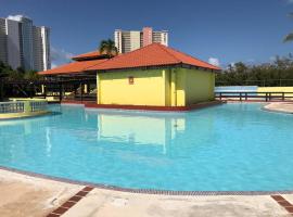 Casa Rosado @ Villa Marina Fajardo Pool Yunque，位于法哈多的公寓