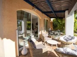 Quiet villa with garden and terrace in Fréjus