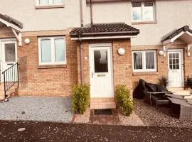 Lovely entire 2 Bedroom apartment