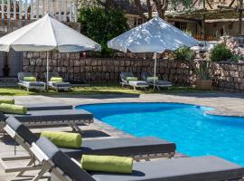 Elegant Desert Lodge，位于塞斯瑞姆的带泳池的酒店