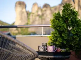 Rock State View - Unique Overlooking Meteora Flat