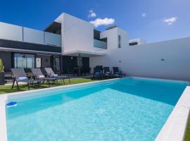 Villa Casilla de Costa Private Pool Luxury La Oliva By Holidays Home，位于拉奥利瓦的酒店