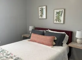 The Carolyn - 2 Bedroom Apt in Quilt Town, USA