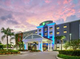 Holiday Inn Express Hotel & Suites Port St. Lucie West, an IHG Hotel，位于圣露西港的酒店