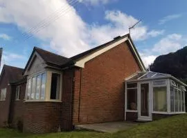 Twyngaer, a spacious 3 bedroom bungalow sleeps 5