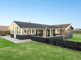 Stunning Home In Løkken With Wifi