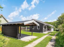 3 Bedroom Awesome Home In Vejby，位于瓦伊比的酒店