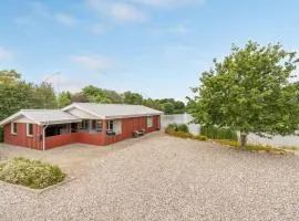 2 Bedroom Awesome Home In Vemb