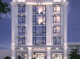 Trường Thịnh Hotel，位于荣市荣市机场 - VII附近的酒店