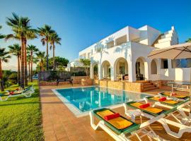 Villa Mar Oberta by Villa Plus，位于Cala D'or的酒店
